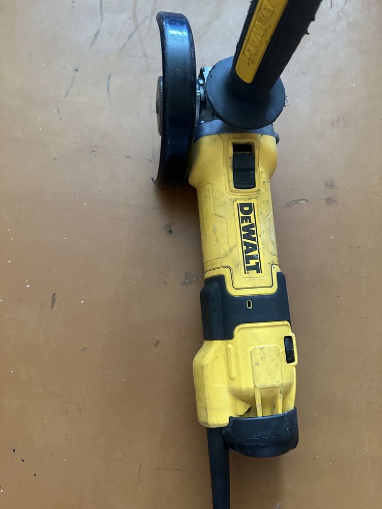 Продам болгарку Dewalt 4257