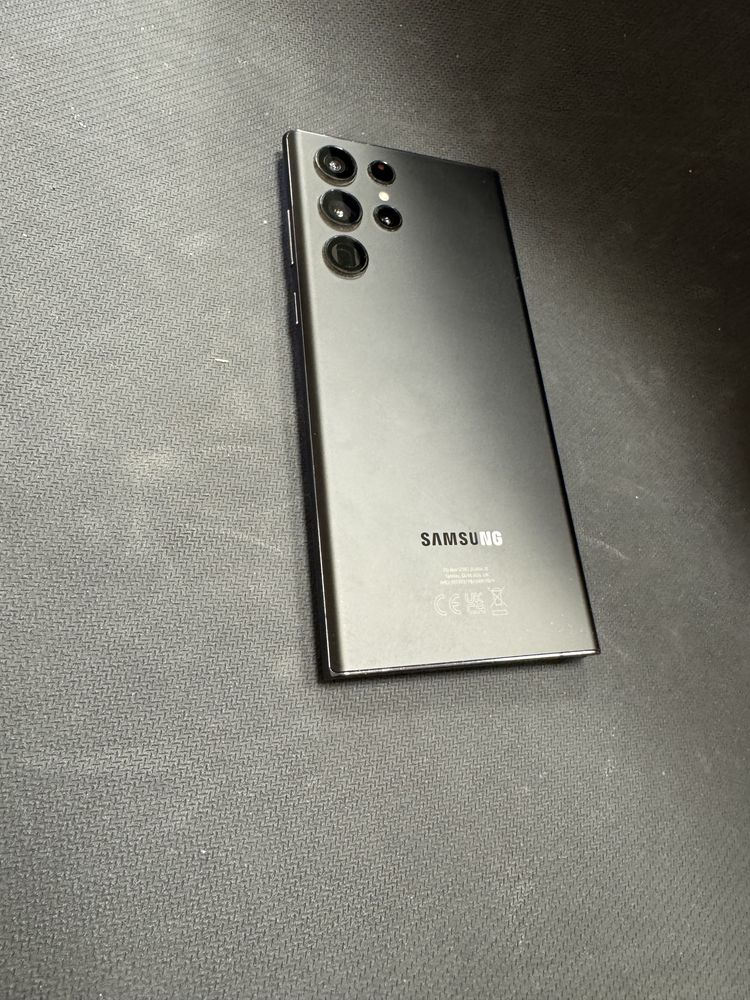 Samsung Galaxy S22 Ultra 8/128gb перфектен