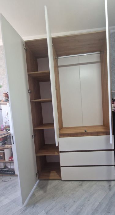 Шкаф в идеальном состоянии!