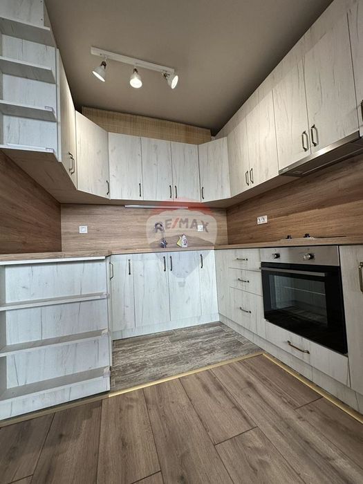 Дава се под наем Двустаен апартамент в Варна, Възраждане 1 - 60 кв.м за 408 € - Снимка #1