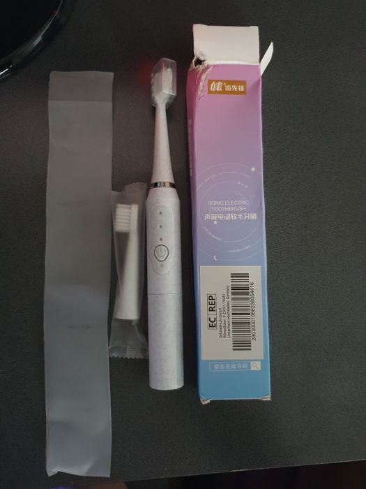 Vând periuța de dinti electrica