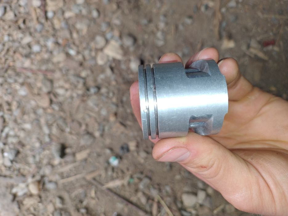 Cilindru și piston Stihl 211 originale