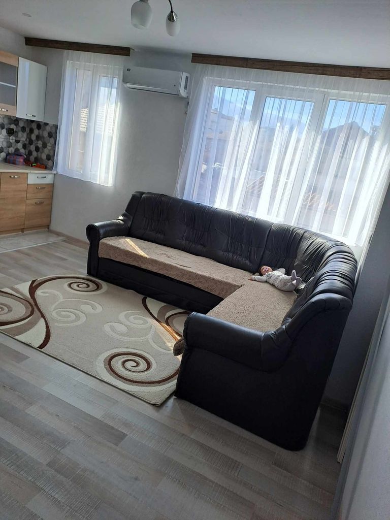 Дава се под наем Двустаен апартамент в Петрич - 50 кв.м за 229.5 € - Снимка #2