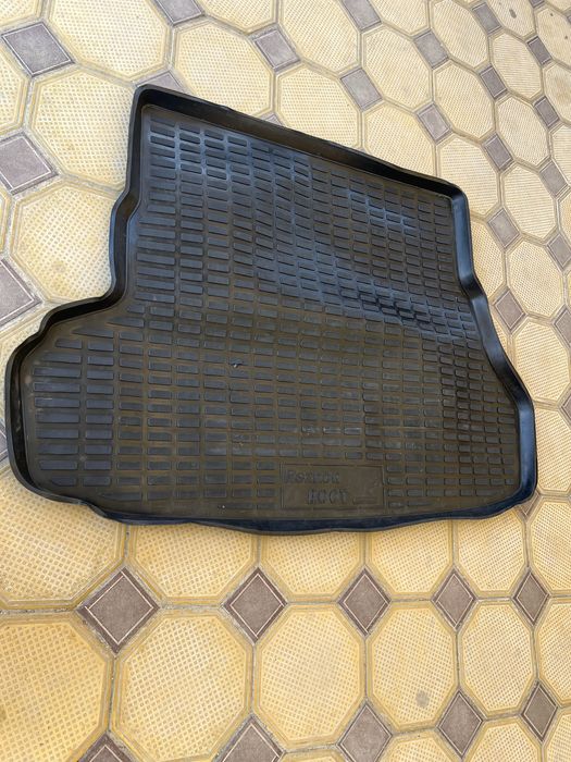 Полик на багажник акцент и рио