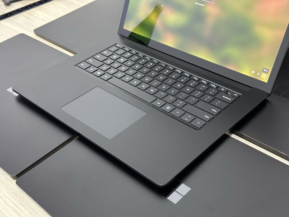 Редкие 15ти дюймовые surface core i7 11th gen zor xolati
