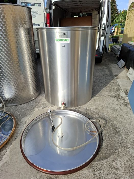 Butoi inox 1000 și 800 litri
