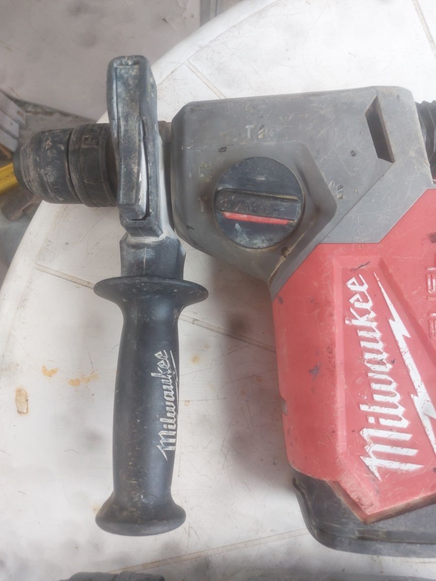 Milwaukee M18 FHX-  Акумулаторни перфоратори