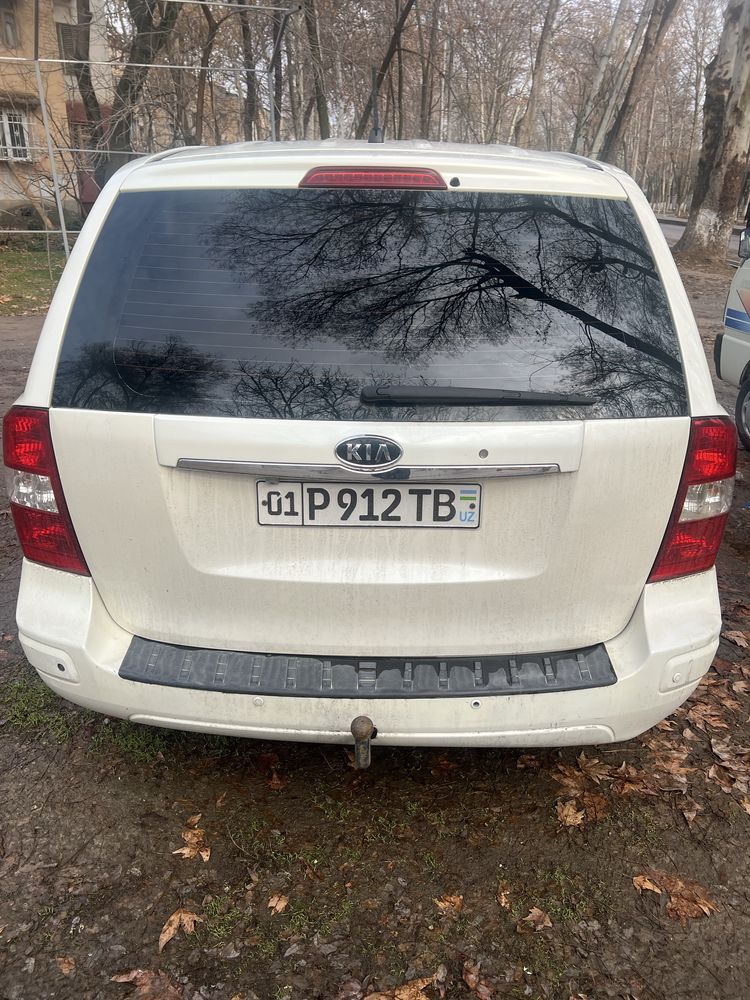 продам kia carnival 2
