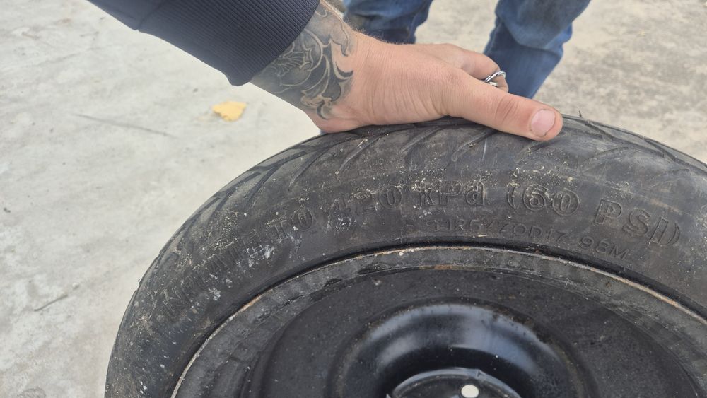 Резервна гума/ Патерица за Тойота Авенсис Т25 17 Цола