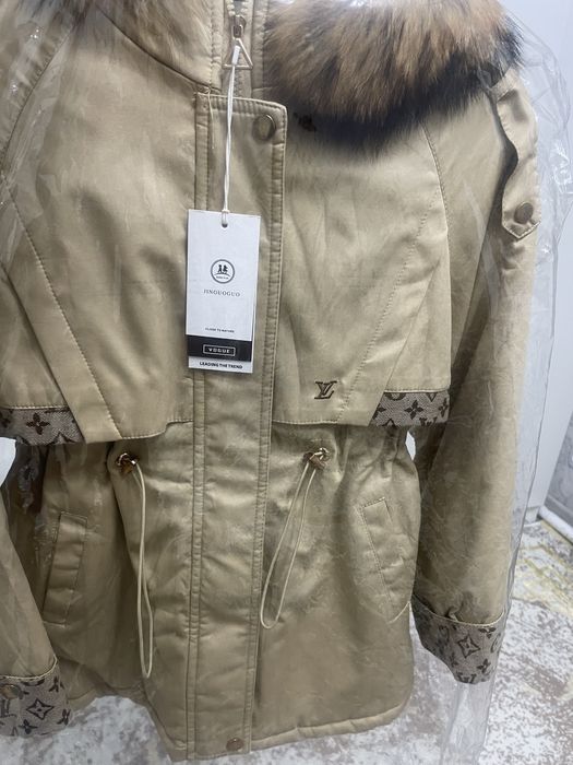 Куртка зимняя на девочку 6-7лет .Новая