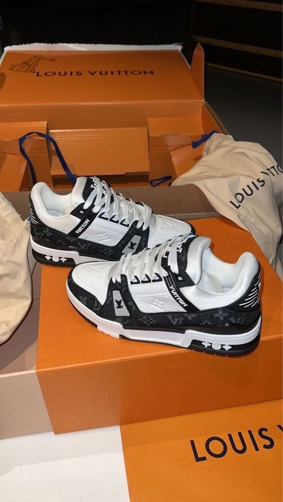 Louis vuitton lux black