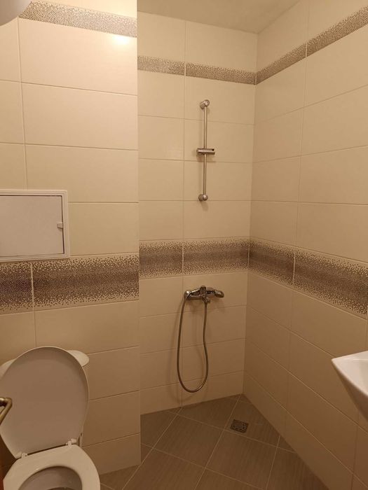 Дава се под наем Двустаен апартамент в Бургас, Зорница - 68 кв.м за 408 € - Снимка #3