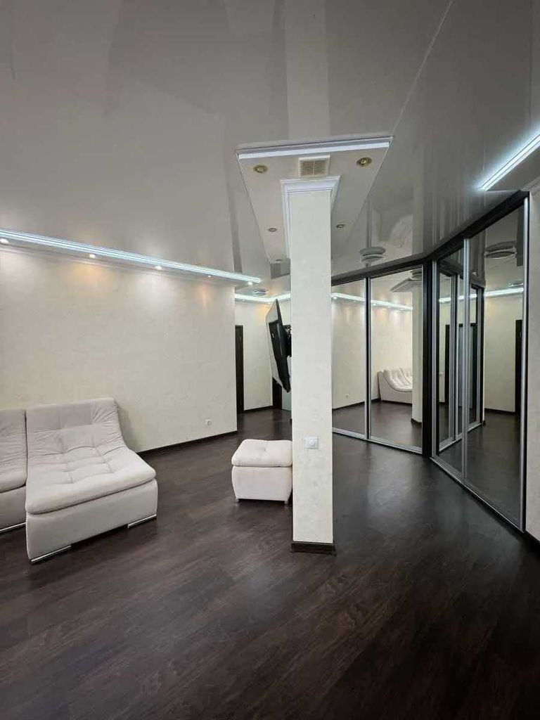 Дава се под наем Двустаен апартамент в София, Зона Б-5 - 65 кв.м за 433.5 € - Снимка #2