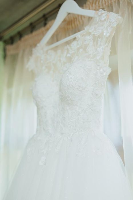 Rochie de mireasa stil prințesă + pantofi + voal lung 3 metri