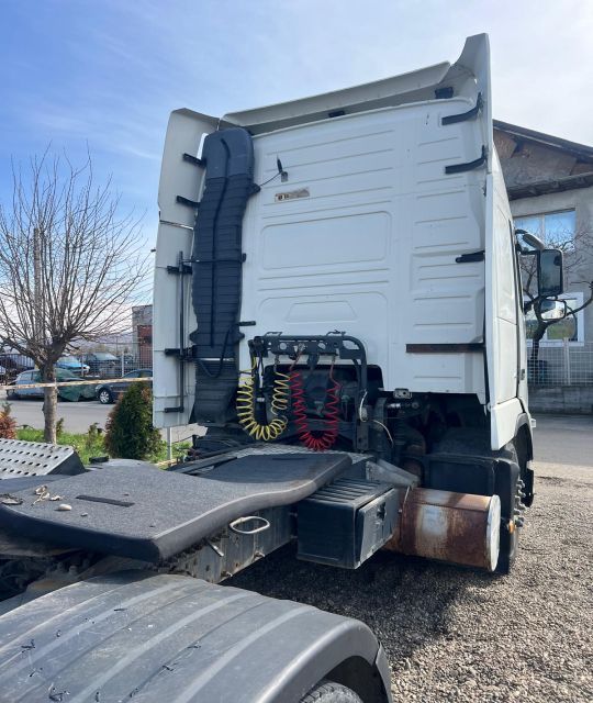 Dezmembrez Volvo FH generatia [2005 - 2008] Cap tractor 12763cm³ (44