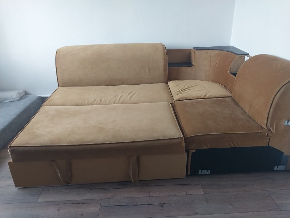 Диван угловой раскладывается в хорошем состояний
