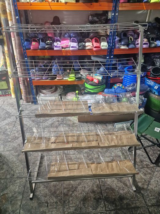 Raft stender expunere incaltaminte