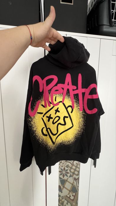 Суитчър Bershka с цветни щампи