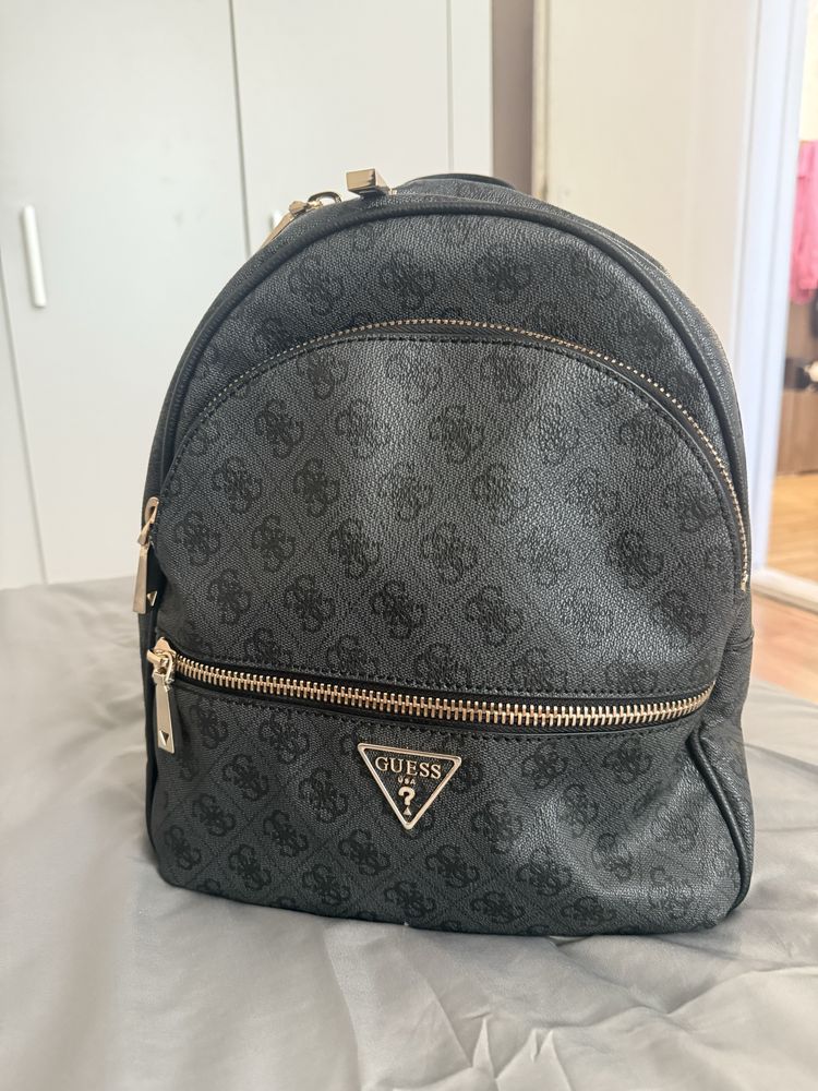 Раница на GUESS голям размер