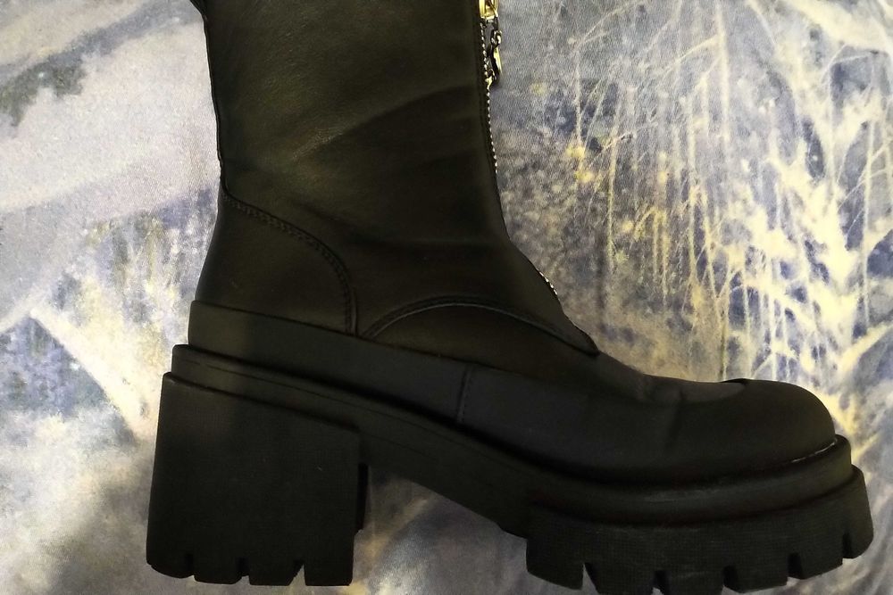Зимни боти, купени от Дайхман CTW