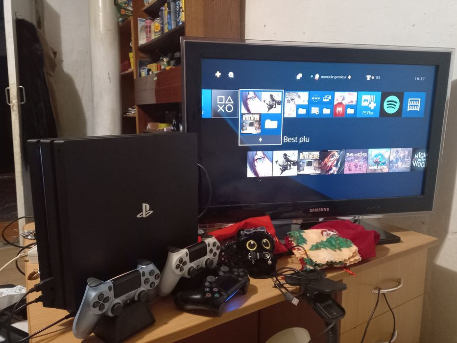 PlayStation 4 Pro в комплекте