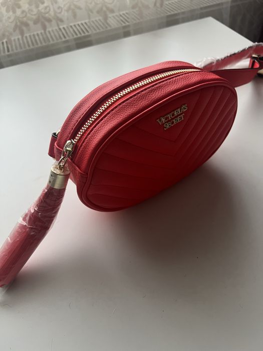 Borseta Victoria’s Secret noua