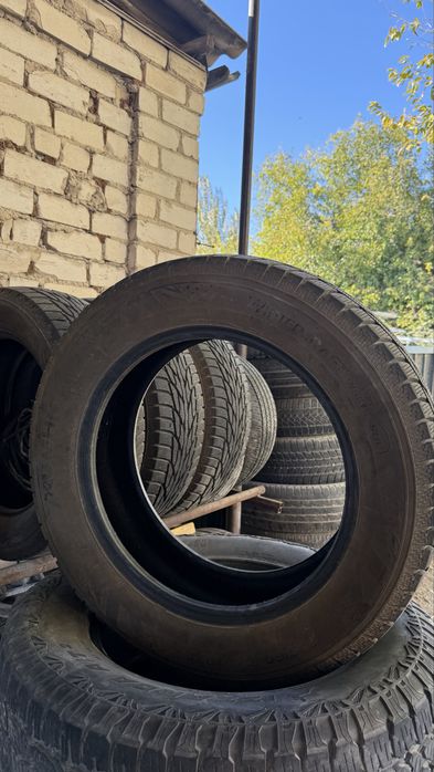 Шины новые 235/60/18 одну зиму ездила
