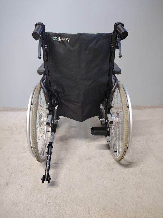 Carucior cu rotile/Fotoliu rulant  pentru persoane cu handicap.043
