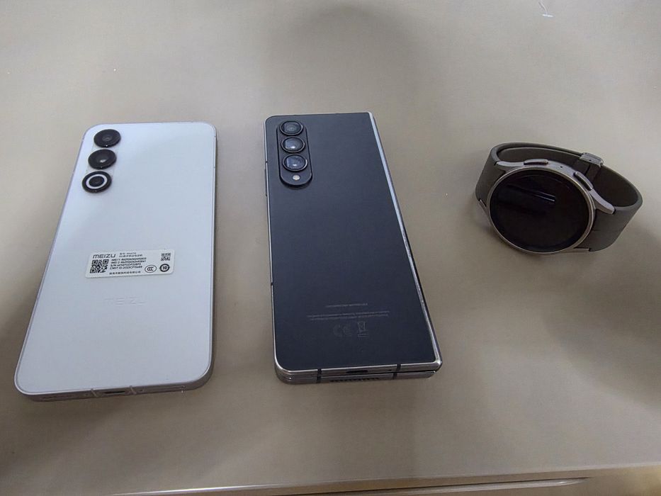 Samsung z fold 4, Meizu 21 и galaxy whatch 5 pro