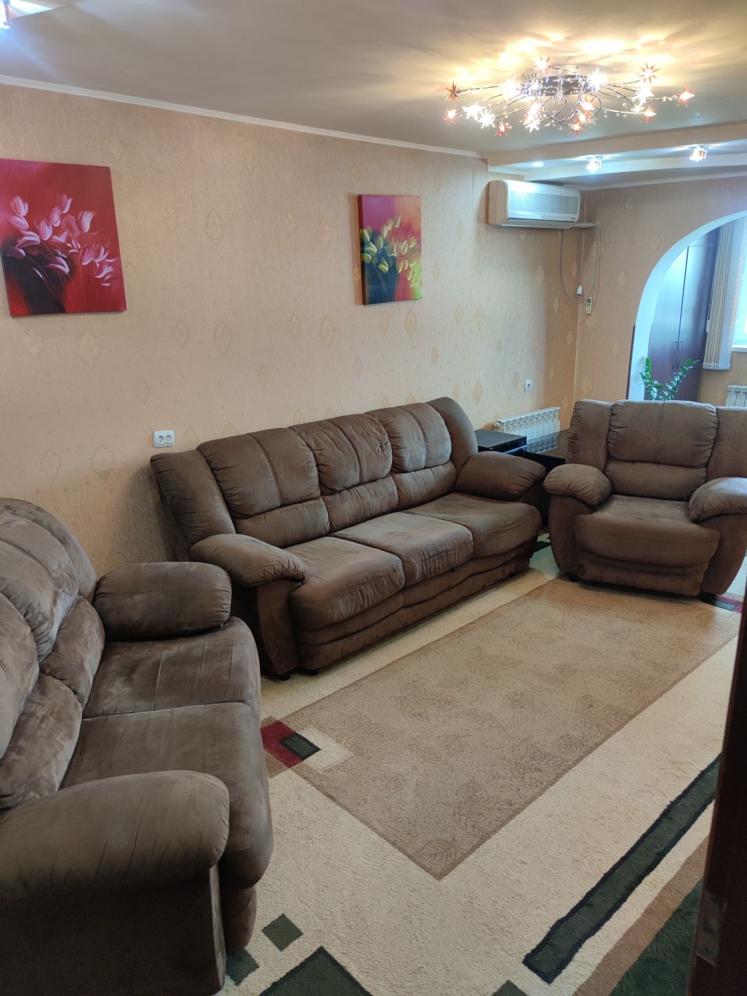 Продам диваны и кресло