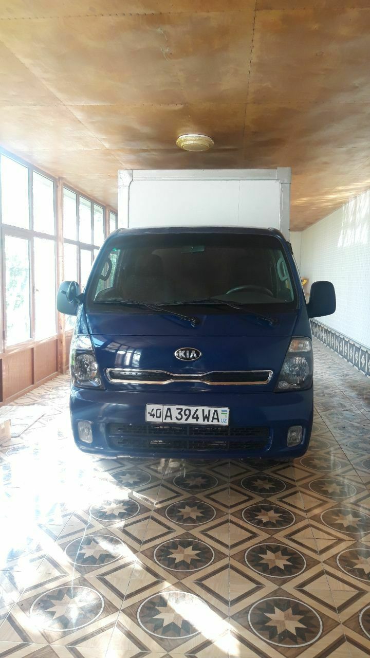 KIA BONGO sotiladi