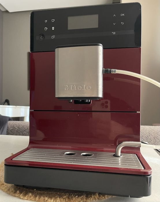 Кофемашина Miele , кофемашинка изготовлена в Швейцарии.