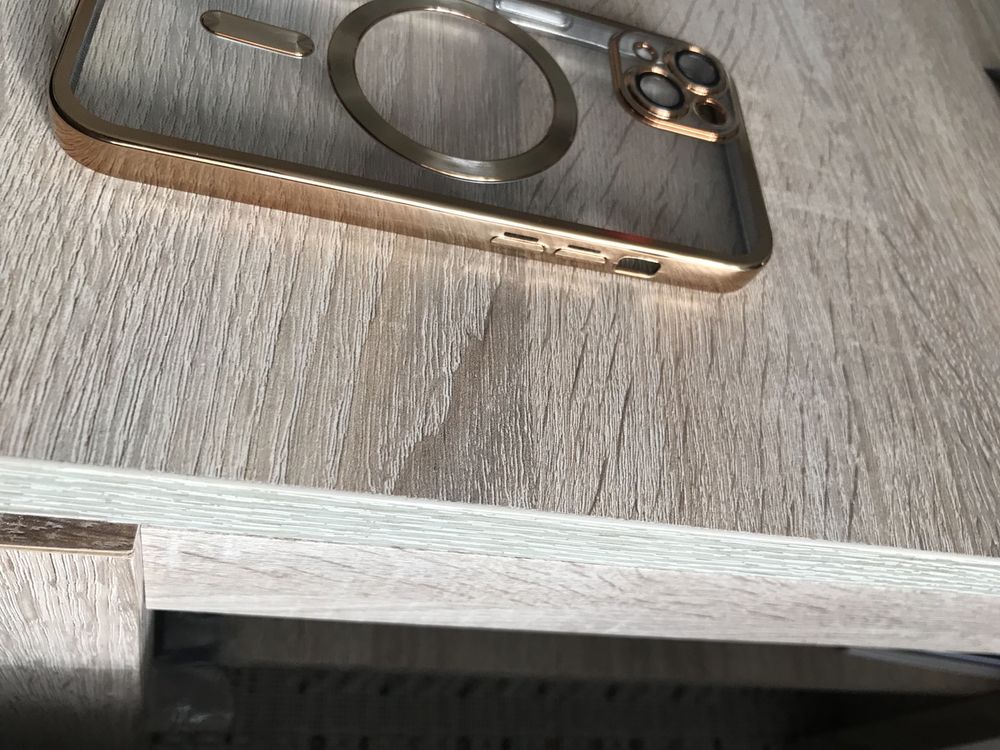 Кейсове за iphone 15 pro и iphone 13