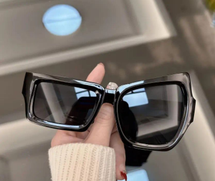 Очки солнцезащитные