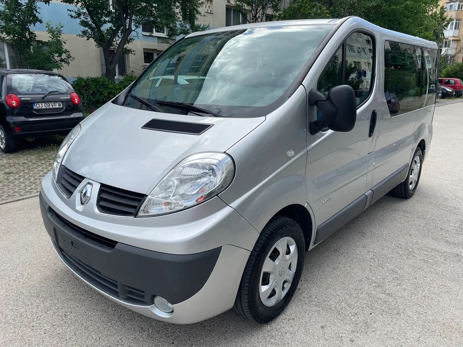 Renault Trafic 8+1 loc,2.0d,115cp,NAVIGATIE,A.C functional,unic proprietar,KM REALI !