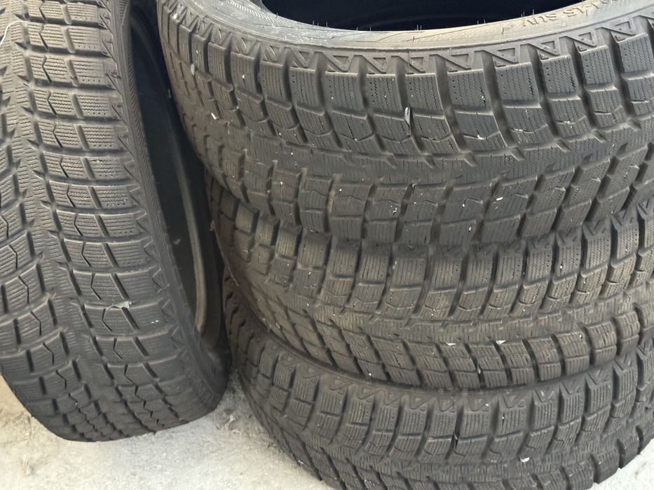 Продаю почти новую зимнюю резину