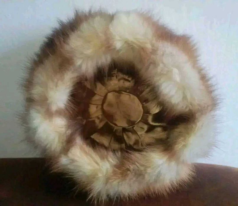 Căciulă din blană naturală de vulpe