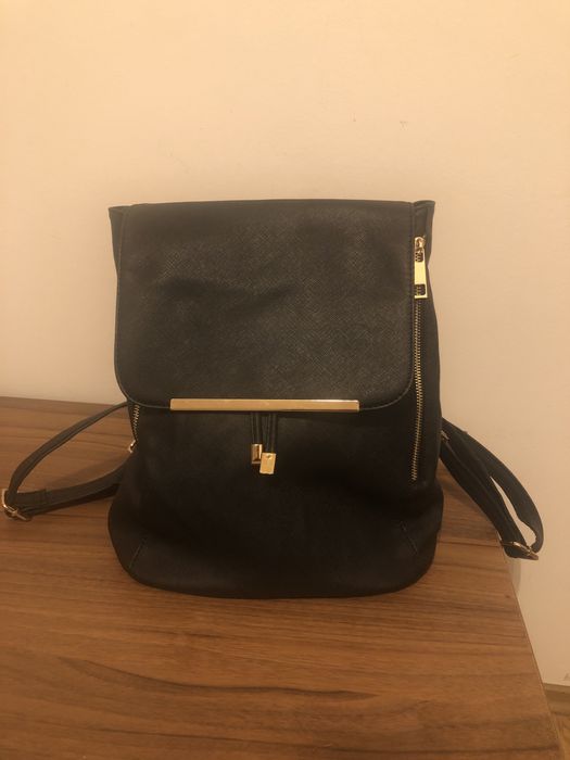 Rucsac negru cu fermoar