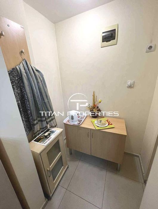Дава се под наем Офис в Варна, Център - 19 кв.м за 332 € - Снимка #1