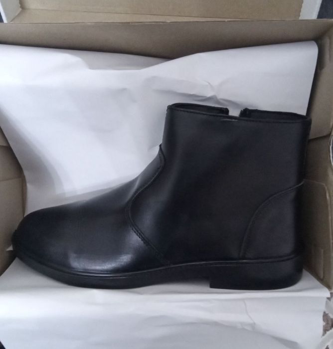 Срочно продам сапоги.