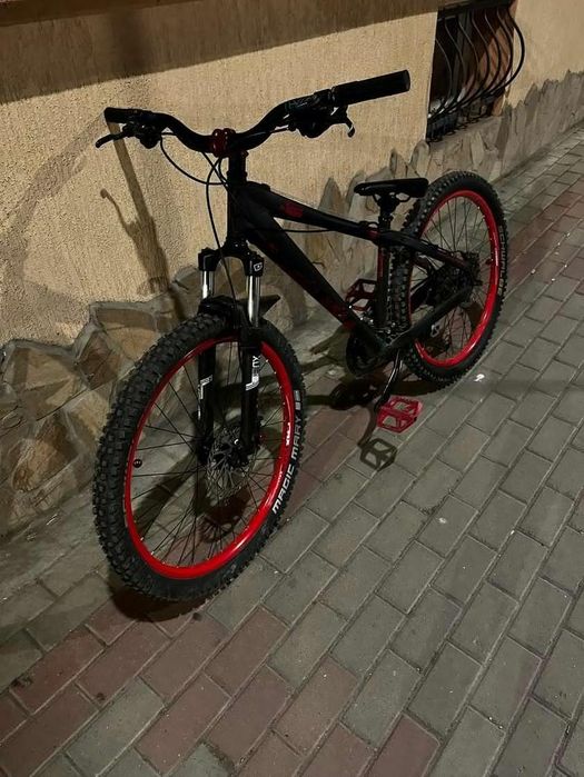 Custom DH колело
