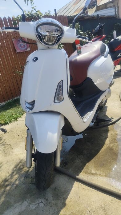 Scutere de 49 fara permis și de 125cc si300cc