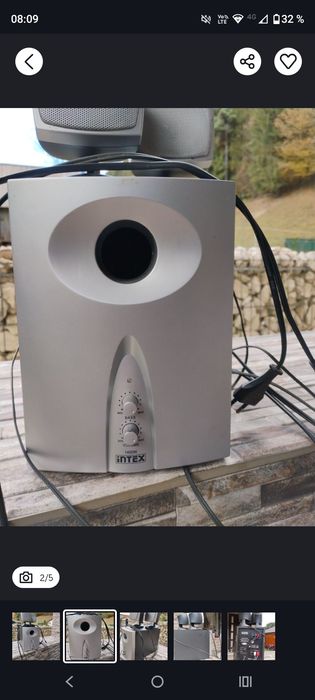 Sistem audio cu 2 boxe, perfect funcțional.