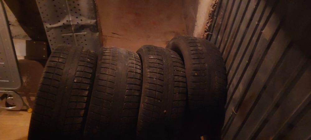 Зимние шины 265/60R18 114T XL — комплект 4 шт., отличное состояние