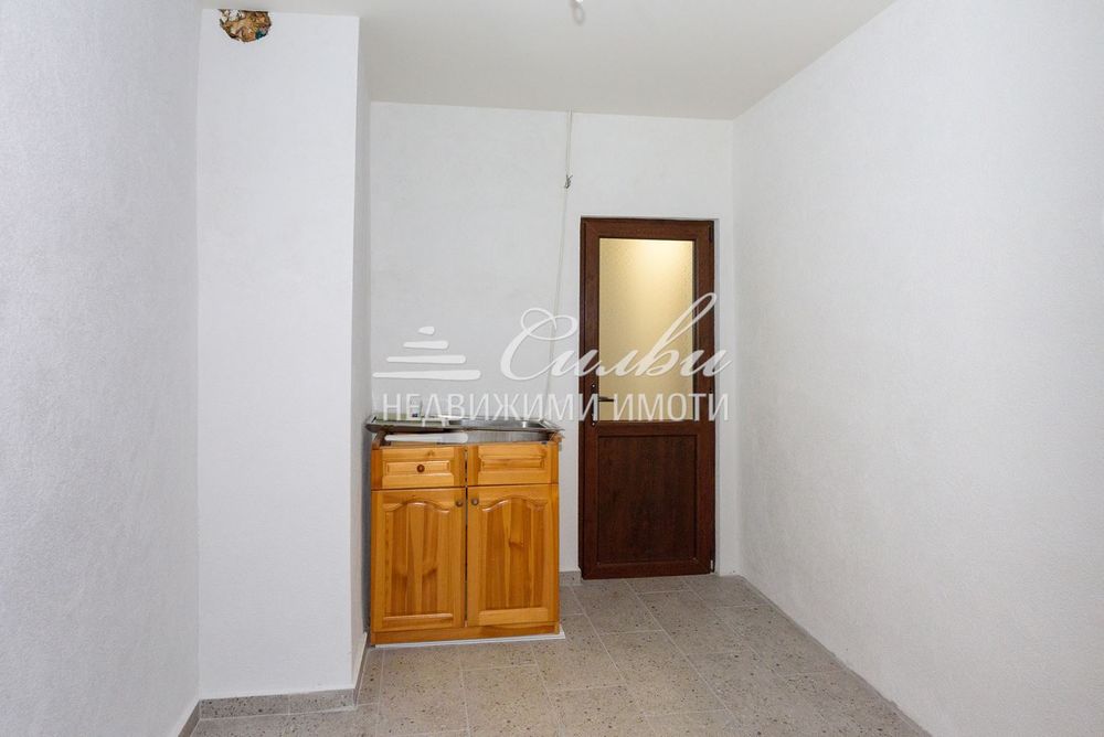 ТУХЛЕНА гарсониера - кв.Болница!