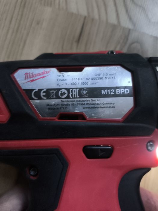 Винтоверт Milwaukee m12 bpd и батерия Milwaukee m12b2