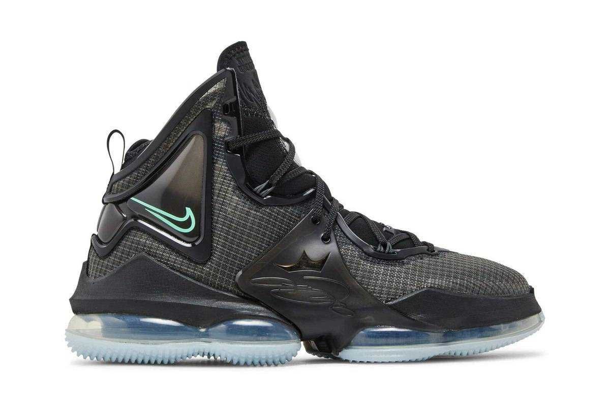 Баскетбольные кроссовки Nike LeBron 19 EP