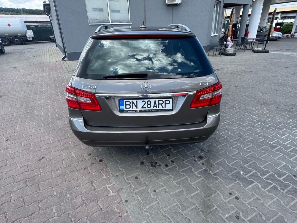 Mercedes-Benz E250