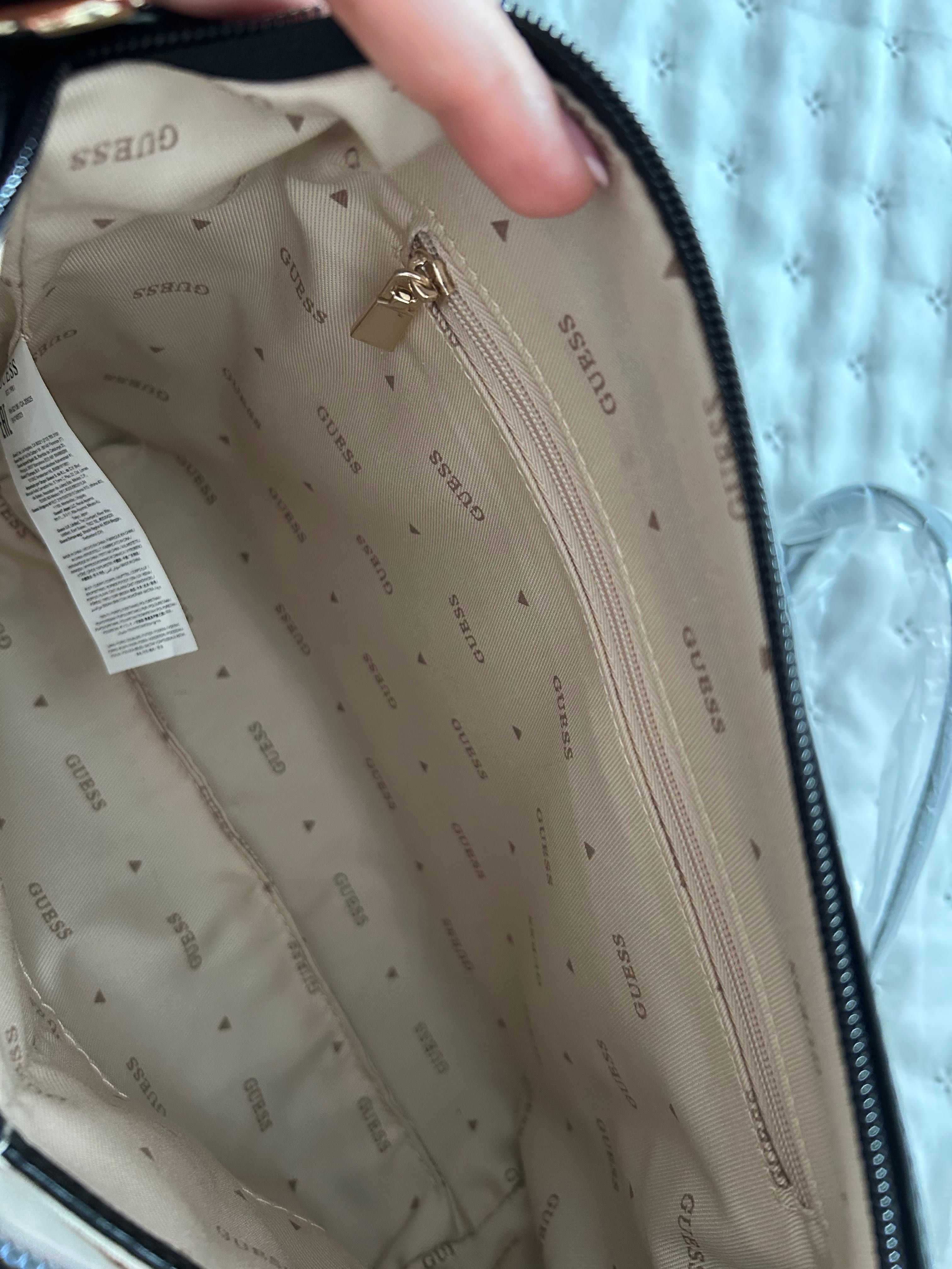Оригинална чанта/несесер Guess