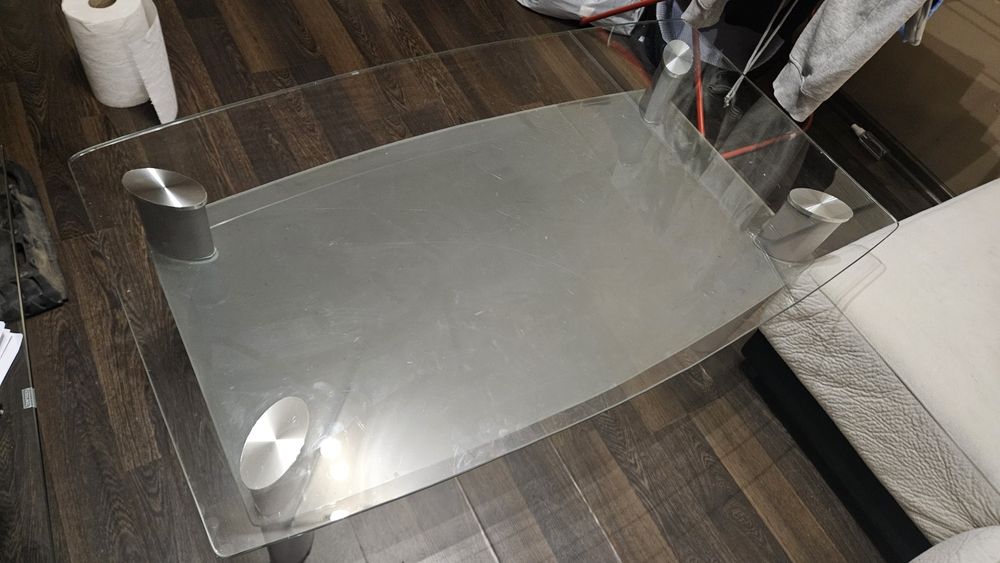 Мебели - шкаф/скрин, етажерки и стъклена маса